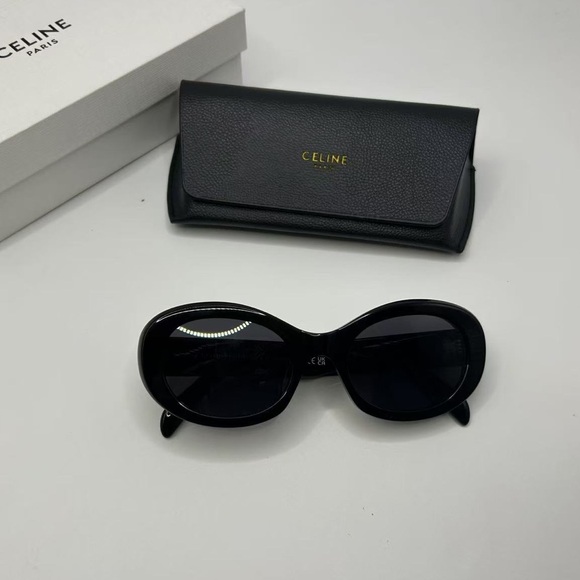 Celine Elegant Black Sunglasses - Picture 5 of 6